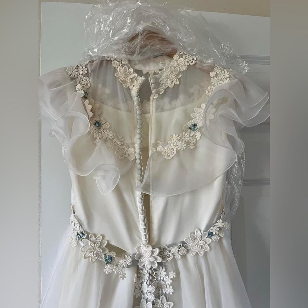 Vintage Bridal Originals wedding dress! (Has some imperfections)